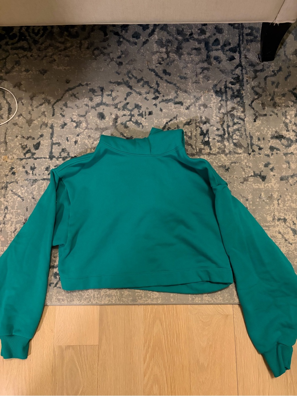 Women’s Cropped Teal Long-Sleeve Top